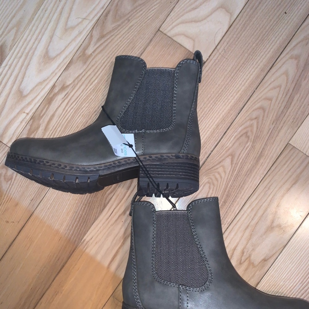 Maurices Anna Solid Boot 🥾